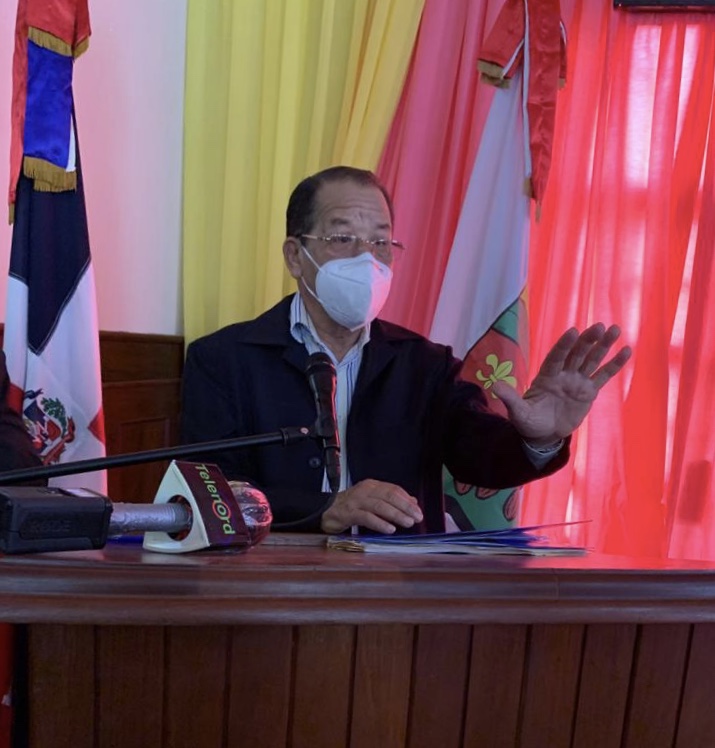 De 24 funcionarios del ayuntamiento 22 abandonarán el cargo