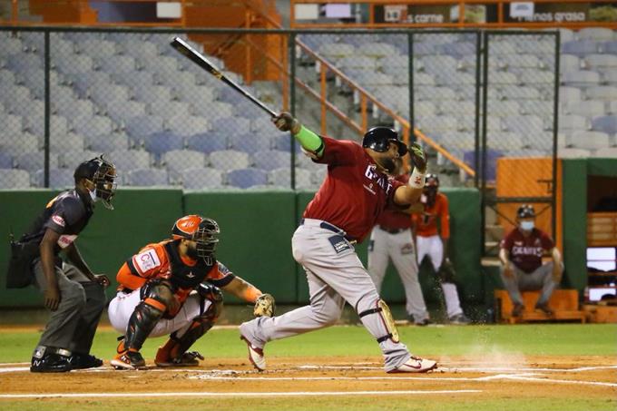 Gigantes vencen a los Toros y dominan la serie regular
