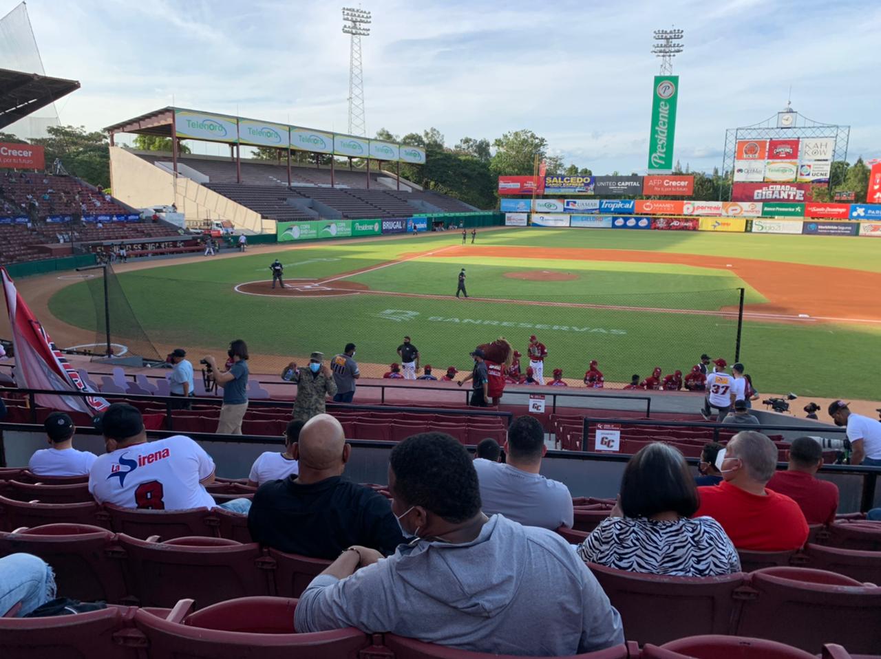 Salud Pública y Lidom aprueban 400 personas pueden estar en juego 5 de Serie Final