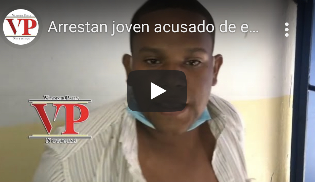 Arrestan joven acusado de estafar personas vestido de médico en SFM