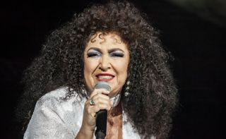 Amanda Miguel pierde su cabello por fuertes quimioterapias
