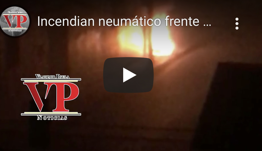 Incendian neumático frente a puerta principal oficina MUNNÉ SFM