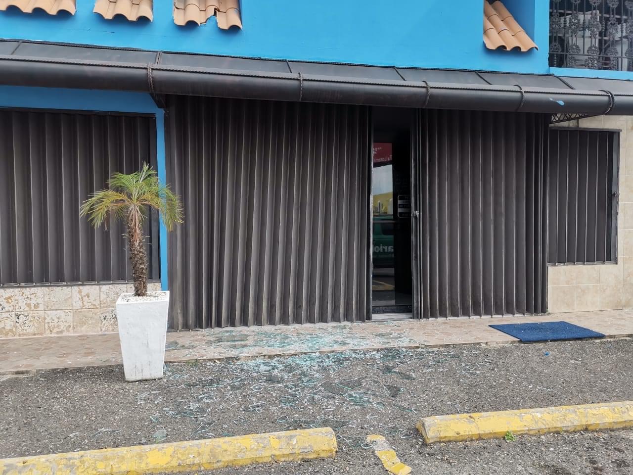 Cuatro heridos de gravedad durante explosión de lavandería en Santiago