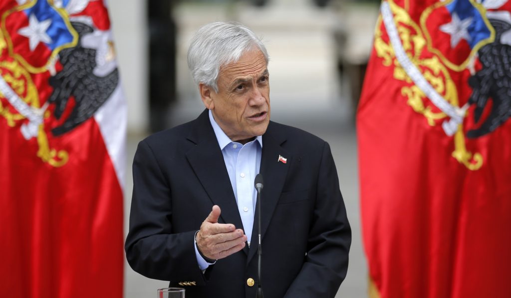 Presidente de Chile anuncia que promulgará ley que permite tercer retiro de fondos de pensiones