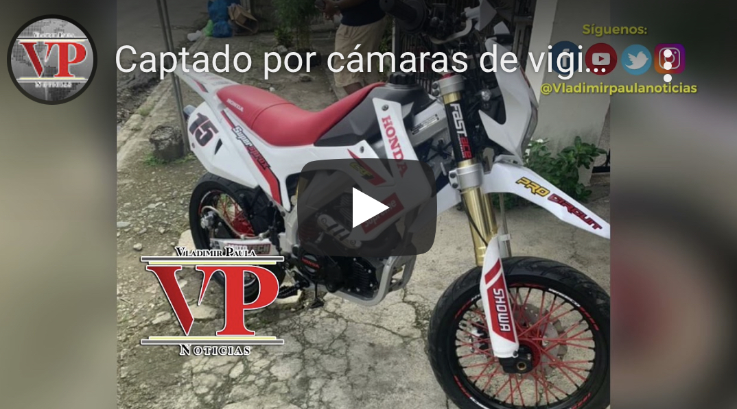Captado por cámaras de vigilancia robo de motocicleta en urbanización Castellana SFM