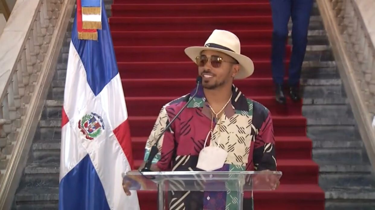 Ozuna exhorta a jóvenes dominicanos a vacunarse contra covid-19