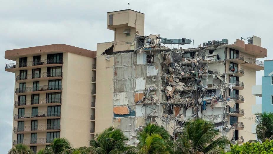 Suben a 3 muertos por derrumbe edificio de viviendas en Miami, según medios