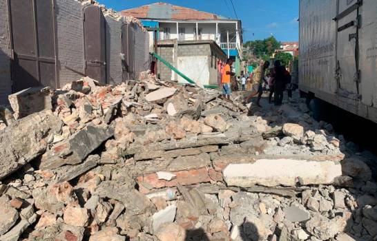 Temblor de 7.0 causa fuertes daños en Haití