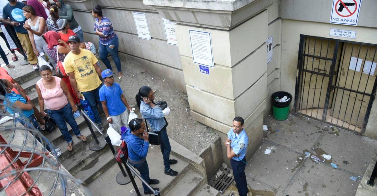 Recluso hirió dos personas de bala tras fugarse de cárcel del Palacio de Justicia de Santiago