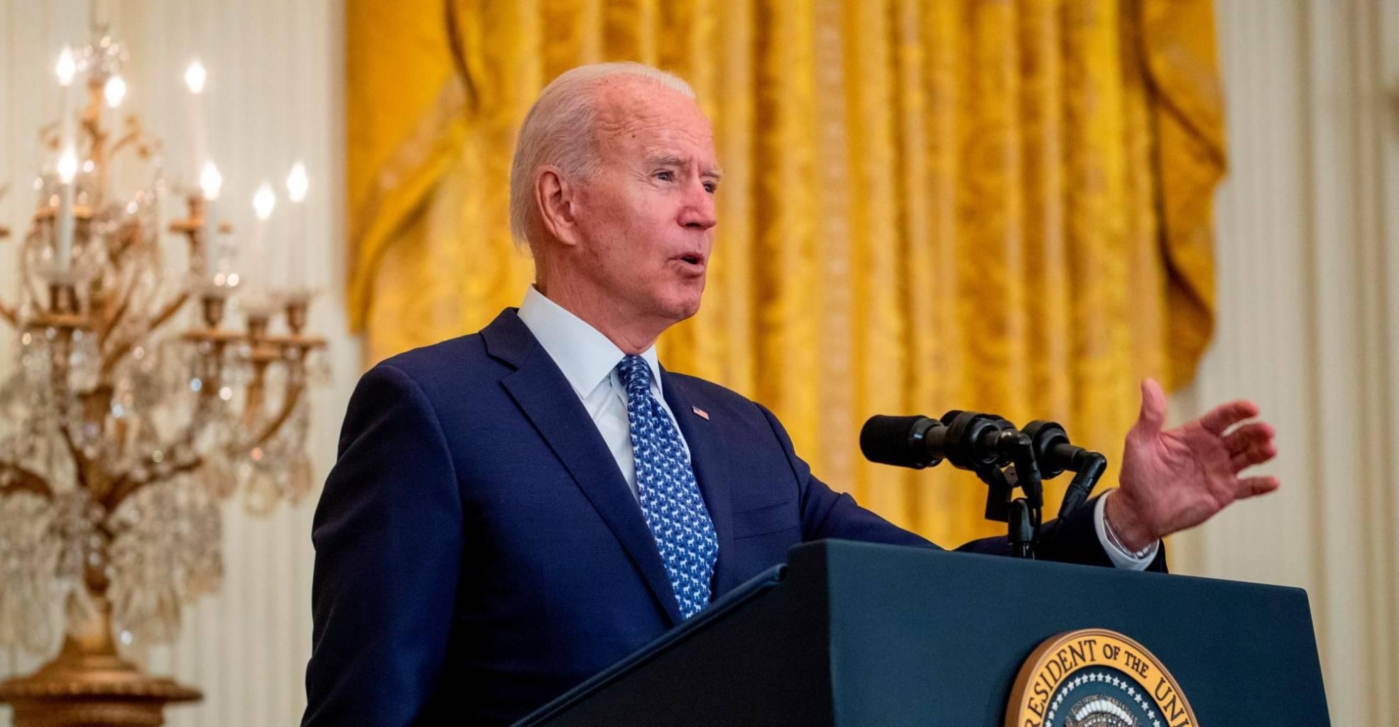 Biden planea convocar una cumbre global para contener la pandemia
