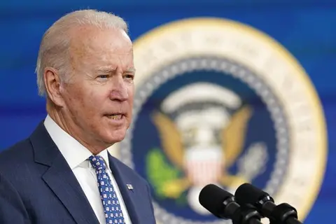 Biden ordena liberar 50 millones de barriles de petróleo de reservas estratégicas de EEUU