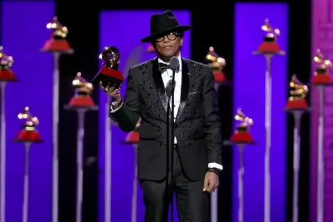 Sergio Vargas gana su primer Latin Grammy.