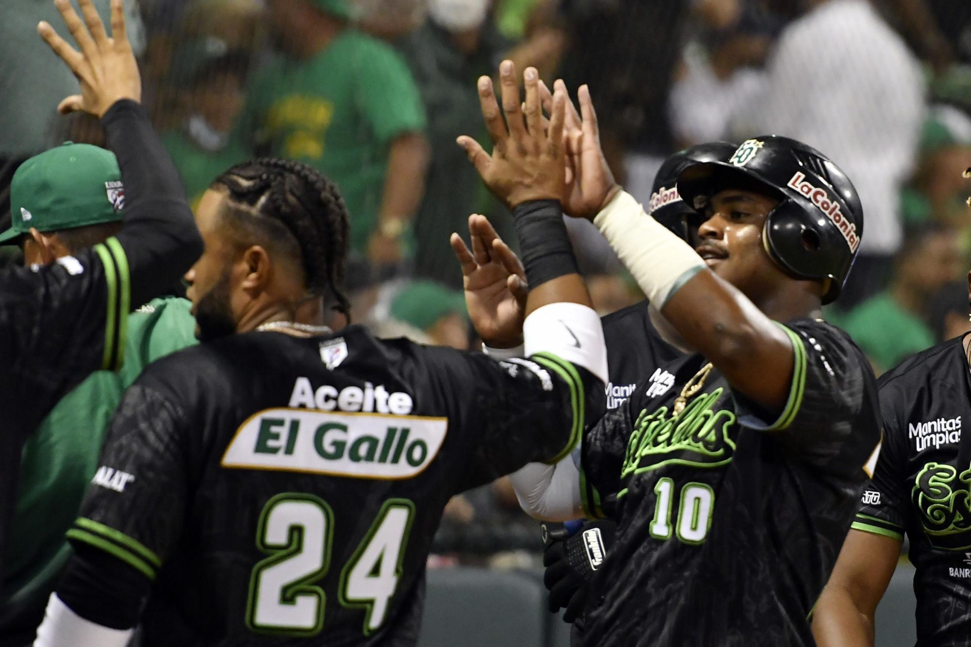 Triunfo de las Estrellas las lleva a la primera posición; Licey se hunde en el sótano