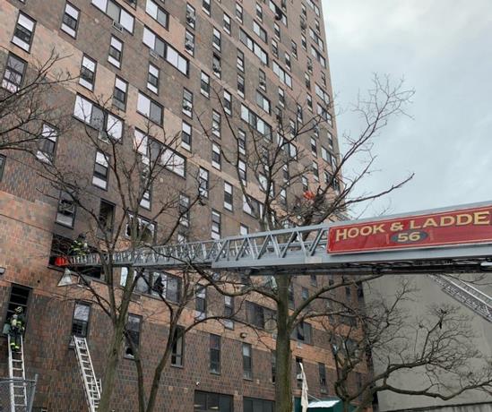Al menos 19 muertos en un incendio en El Bronx, Nueva York