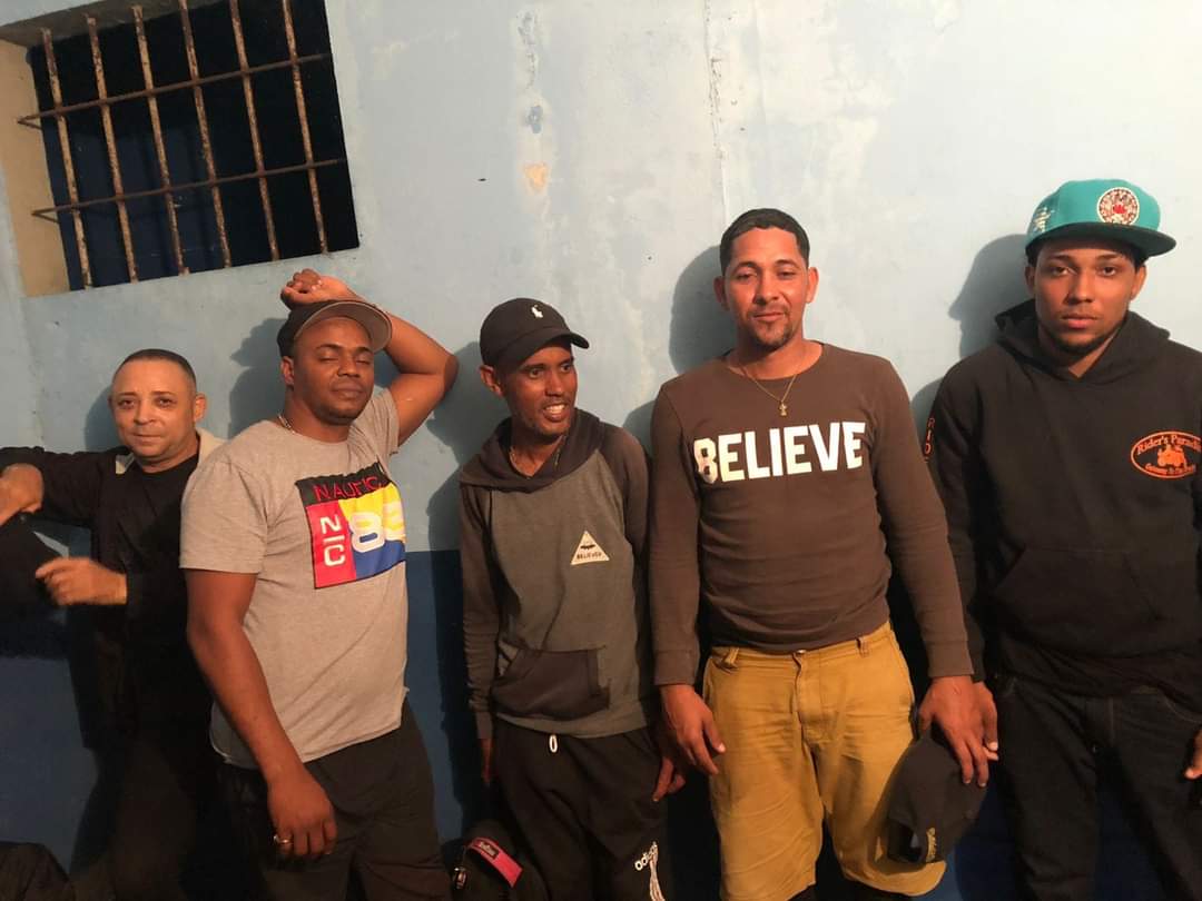 Detienen 13 individuos en Puerto Plata que intentaron irse en yola a PR
