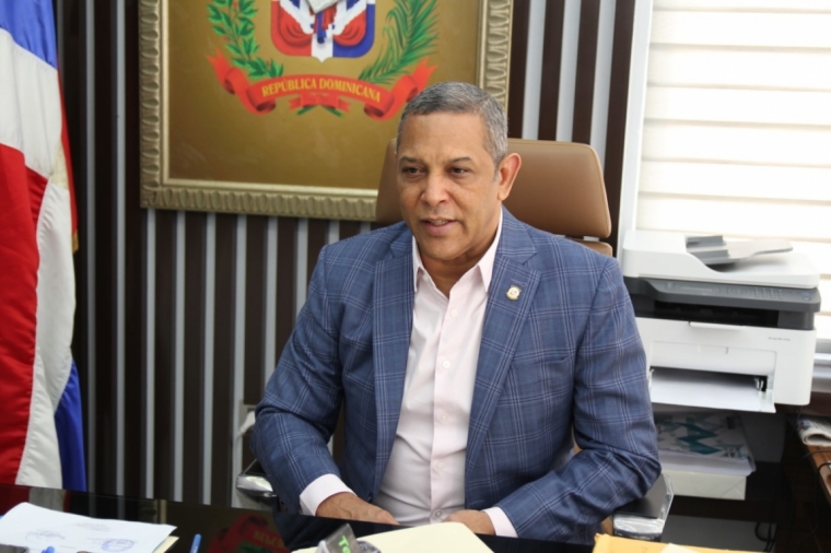 Senador Franklin Romero muestra preocupación por invasiones de tierra; asegura autoridades enfrentaran problemática