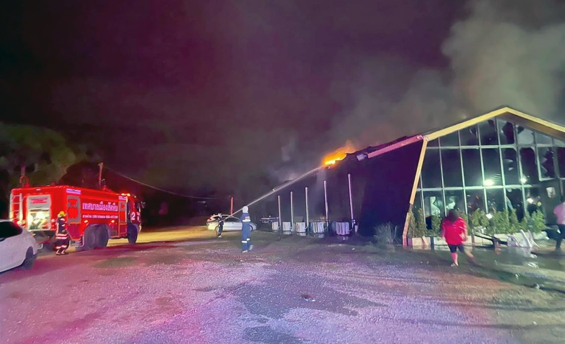 13 muertos y 37 heridas en un incendio en una discoteca de Tailandia