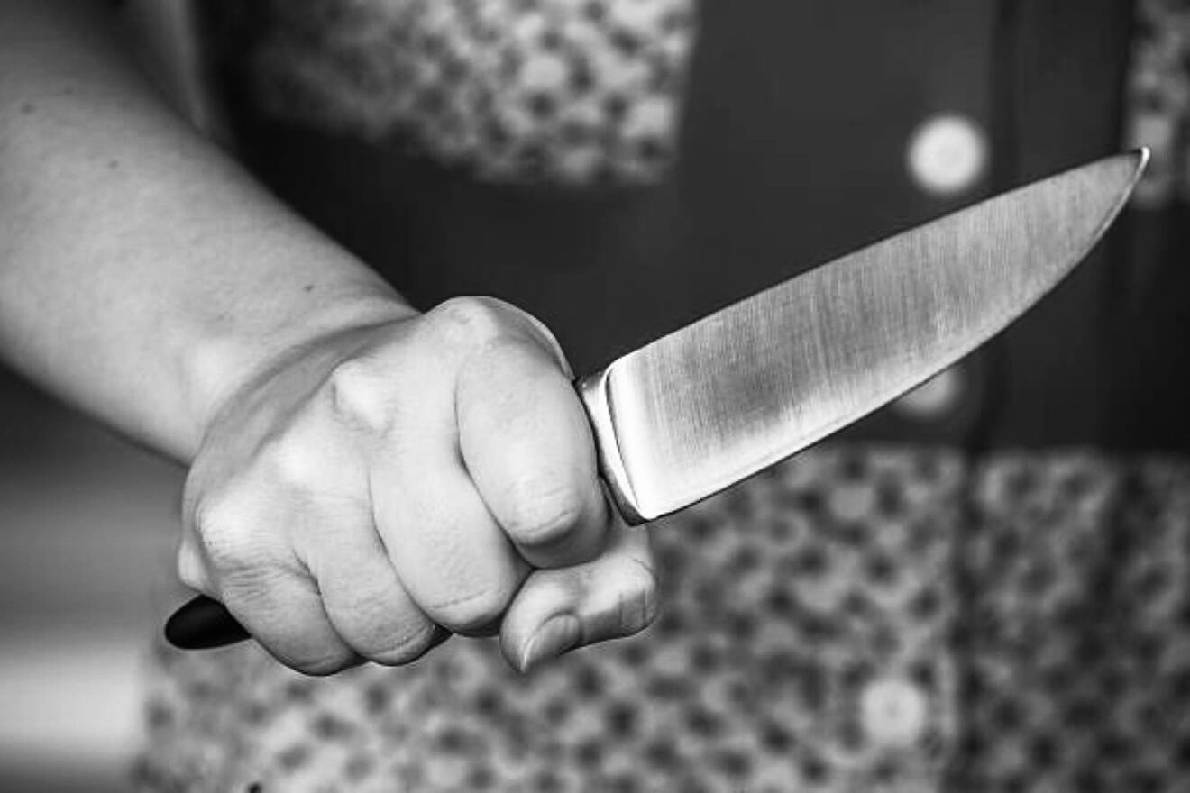 Mujer le corta los genitales a su novio después de que intentara violar a su hija de 14 años