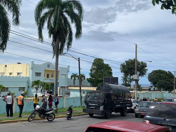 Un muerto y varios heridos en motín en la cárcel San Felipe de Puerto Plata