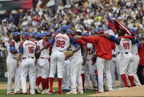 Italia y Cuba avanzan en el grupo más reñido del Clásico Mundial