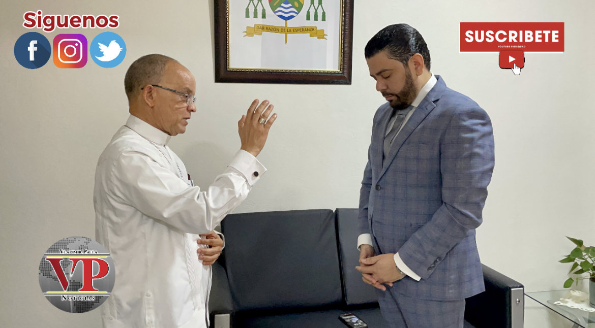 Roger se reúne con Obispo Diócesis de SFM; le expone su compromiso con la promoción de los buenos valores y principios