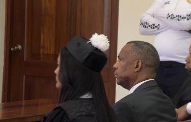 Condenan a 10 años de prisión a ex funcionario por desfalco millonario en ayuntamiento de Santiago