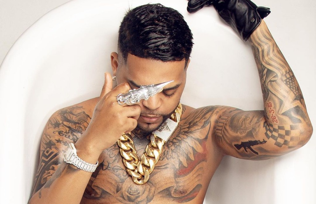 El Mayor Clásico es atacado a puñaladas por su esposa