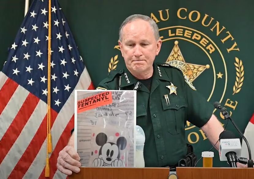 Bebé muere al ingerir fentanilo de manos de su madre en Florida