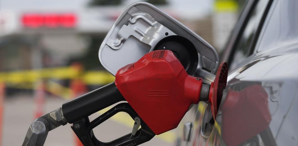 Gasolinas mantienen sus precios por otra semana; avtur continúa subiendo y el keresone baja