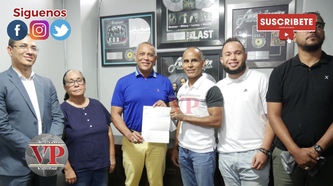 Senador Franklin Romero entrega aporte millonario al baloncesto superior de SFM