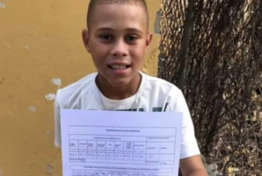 Niño de 11 años muere ahorcado mientras «jugaba» con una correa en Santiago