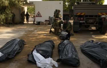 Israel denuncia militantes de Hamas habrían matado a sangre fría unos 40 bebés
