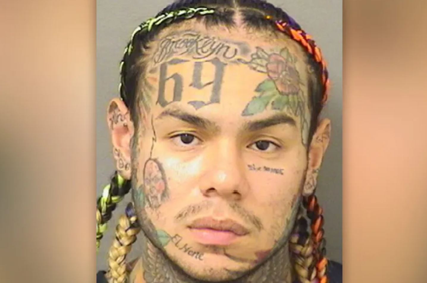 Apresan a Tekashi por agresión a productores musicales en La Vega