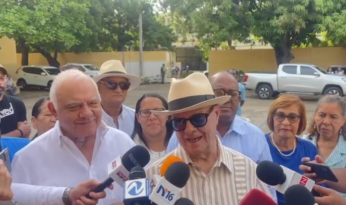 Hipólito valora positivo que Abinader priorice base de partido para seleccionar candidatos