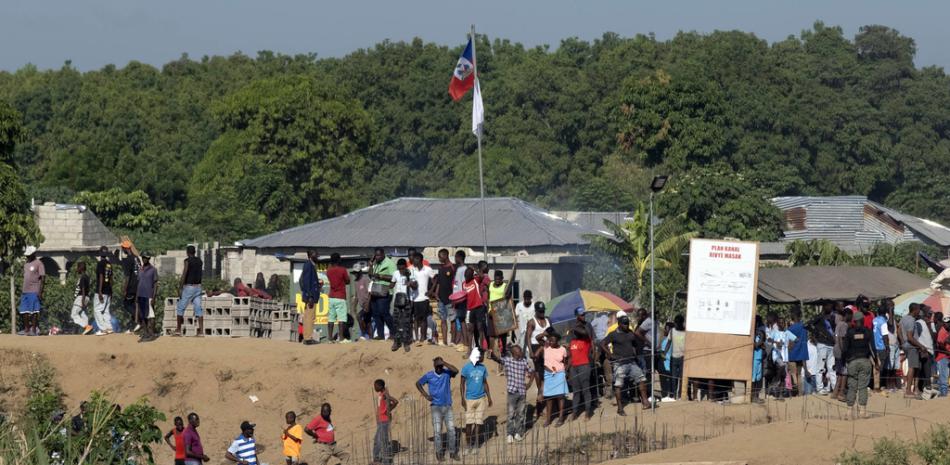 Gobierno ordena la reapertura de la frontera con Haití para corredores comerciales