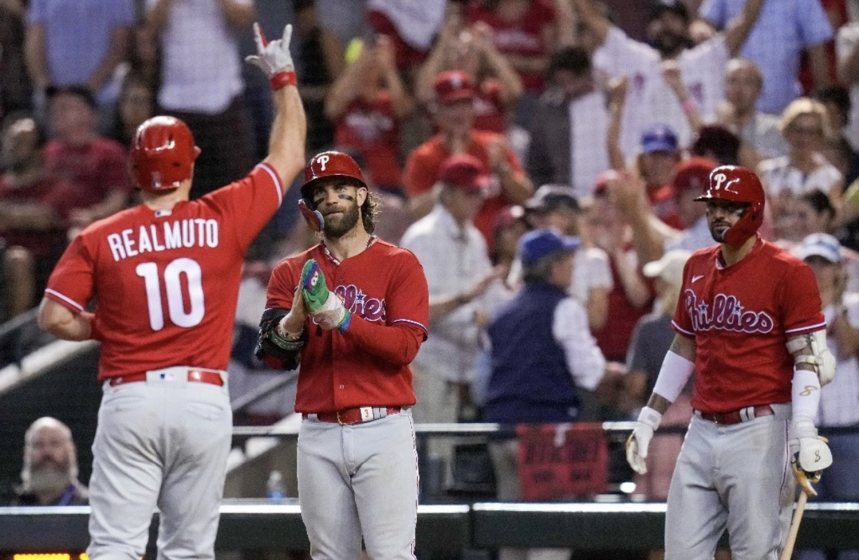 Con pitcheo de Wheeler y jonrones, Filis vencen a Diamondbacks y están a 1 triunfo de Serie Mundial