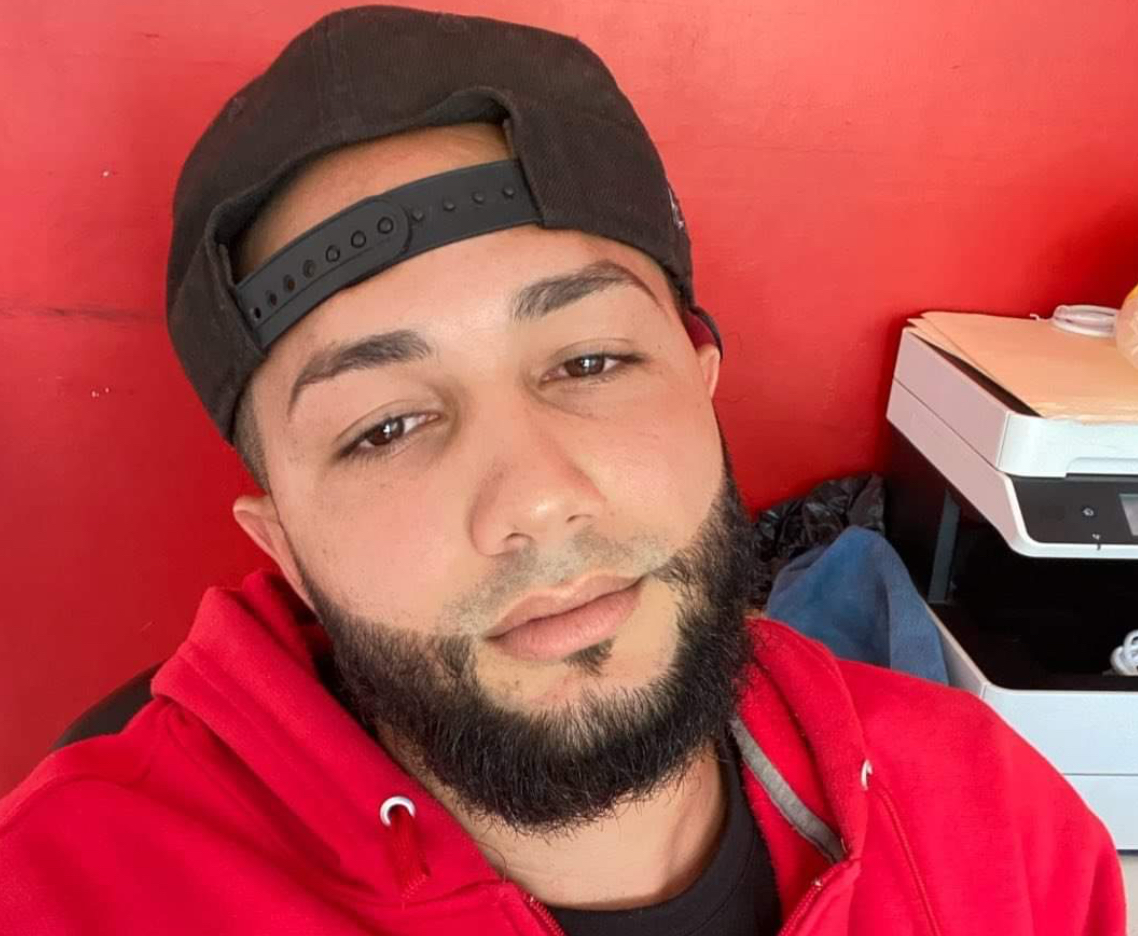 Desconocidos matan a tiros joven mientras se desplazaba en un carro en Santiago