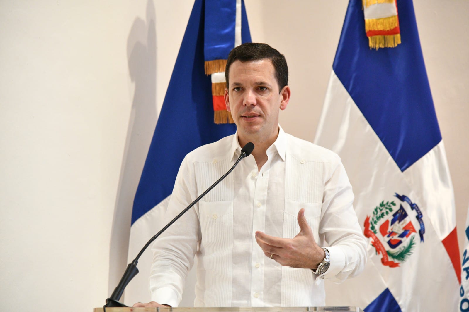 Presidencia de la República evalúa opciones para vacante de Hugo Beras en el Intrant