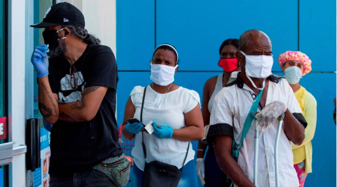 Se reporta escasez de mascarillas y medicamentos para la influenza en farmacias