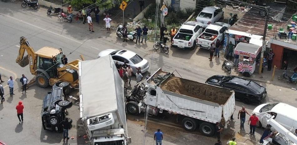 Santiago: Varios lesionados en choque de dos patanas, una yipeta y un minibús de pasajeros