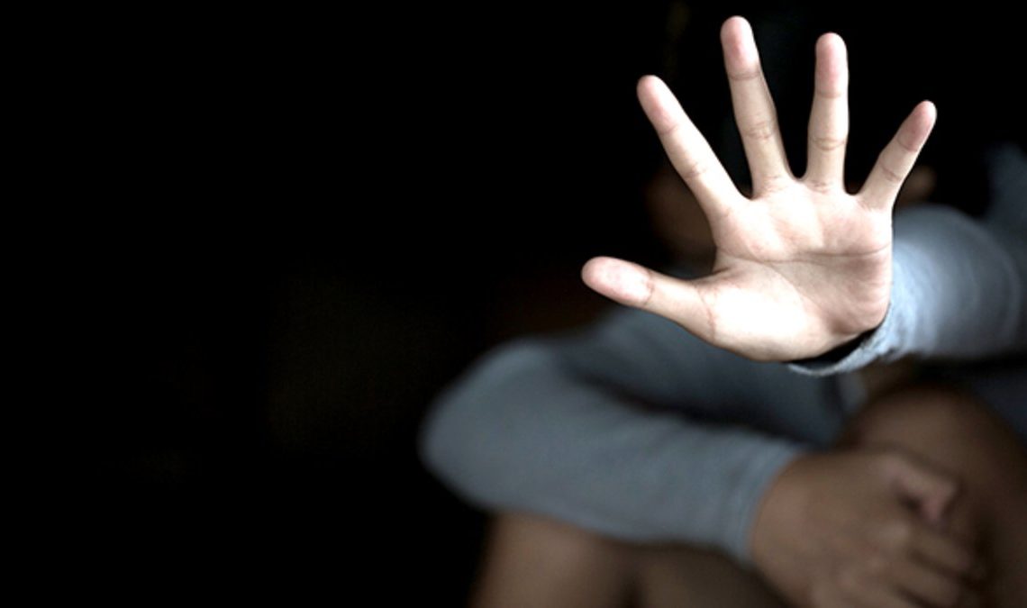 Condenan pareja a 27 años de cárcel por abuso sexual a sus hijos