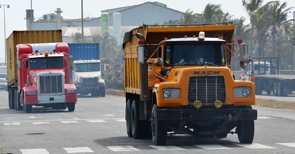 Vehículos de carga no podrán transitar durante el asueto de Semana Santa