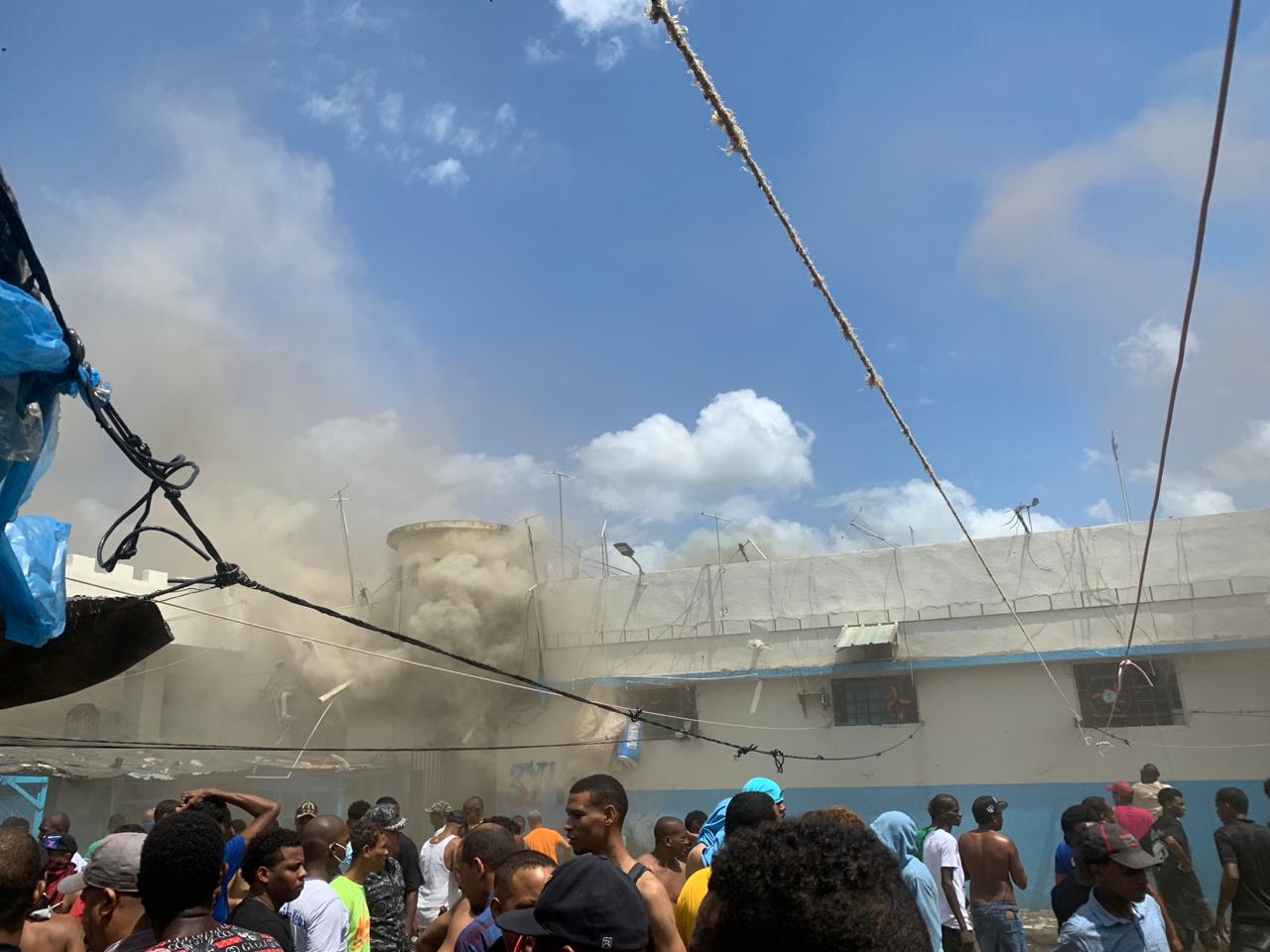 Incendio en La Victoria: Al menos 29 reclusos han sido trasladados a centros de salud