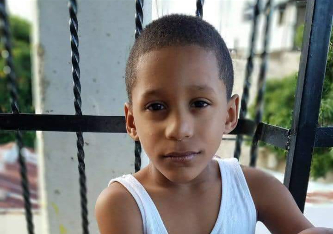 Muere menor que estaba ingresado en hospital de Santiago tras incendio en carnaval de Salcedo