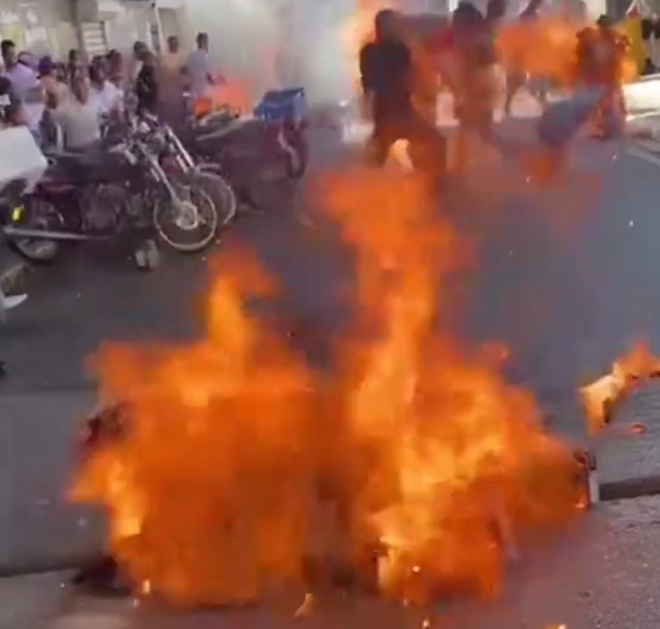 ¡Tragedia en Salcedo! Decenas de personas quemadas durante fiesta de carnaval; hay niños involucrados