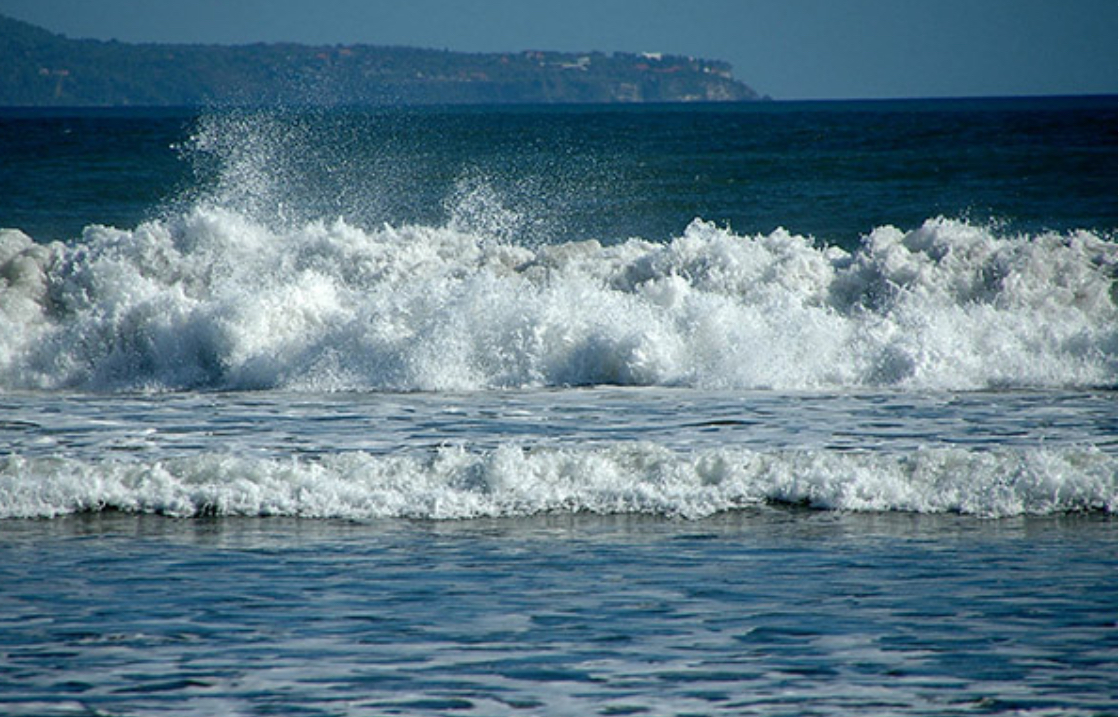 Viernes Santo soleado, pero cuidado con las playas del litoral norte que tienen oleaje peligroso