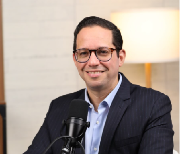 Abinader designa a Sigmund Freund como nuevo ministro de Administración Pública