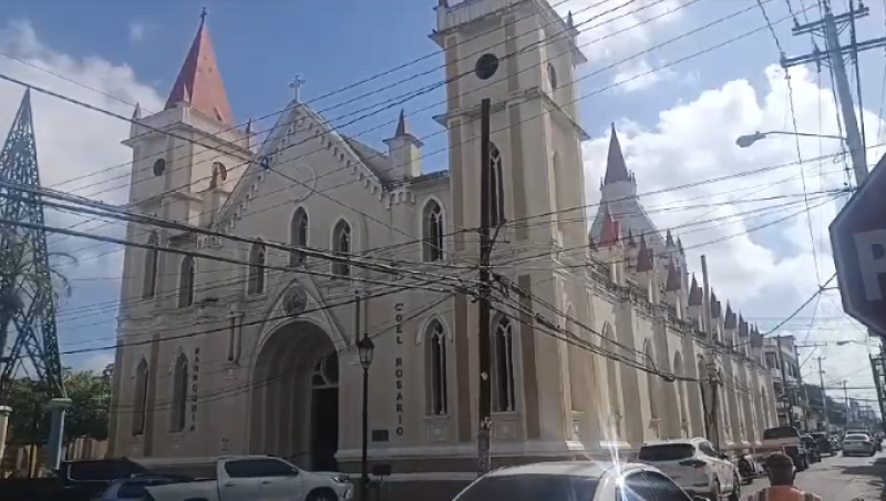 Roban en Iglesia Nuestra Señora del Rosario en Moca