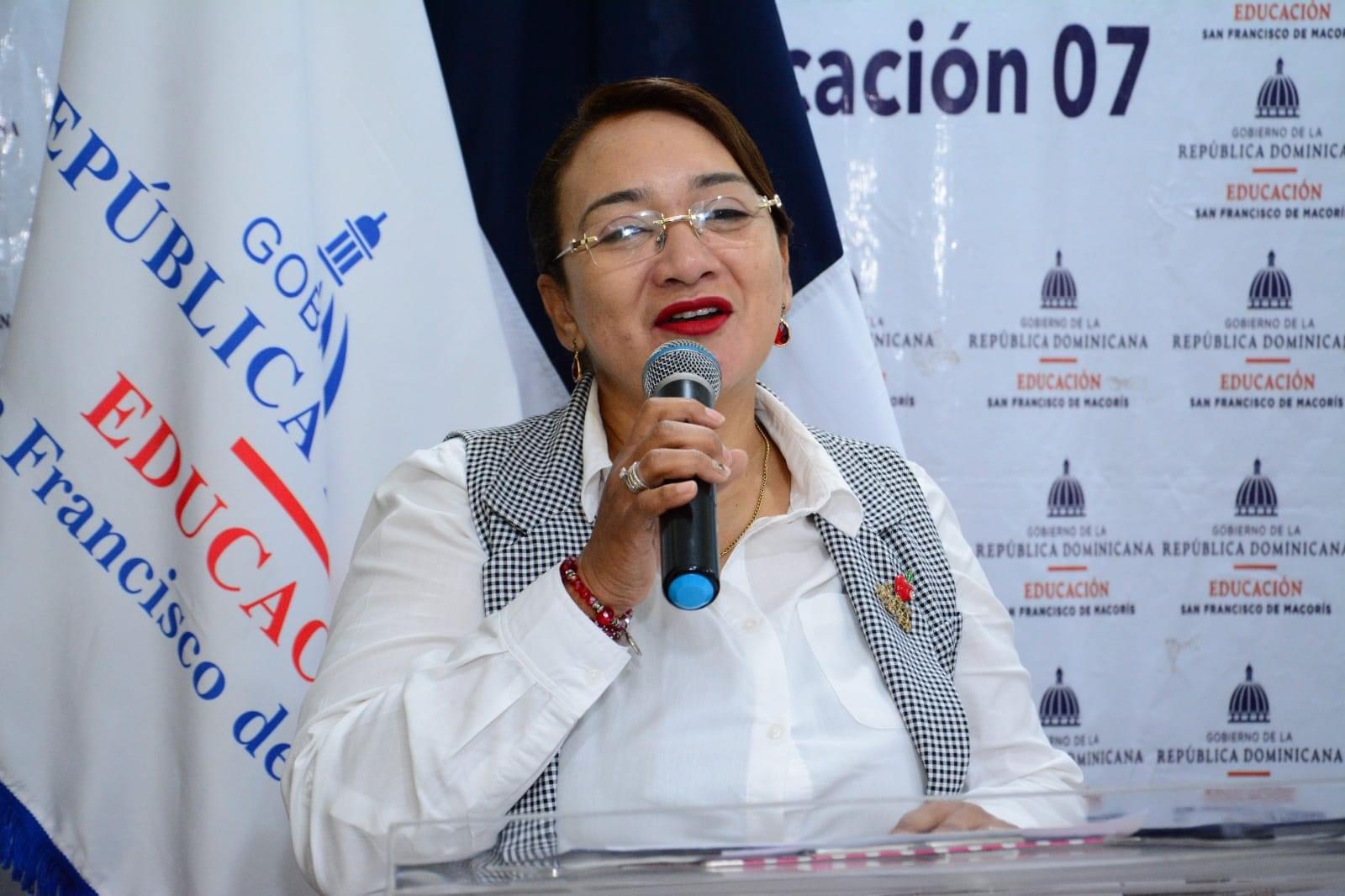 Directora Regional de Educación 07 llama a los padres a enviar sus hijos a la escuela este lunes 26 de agosto