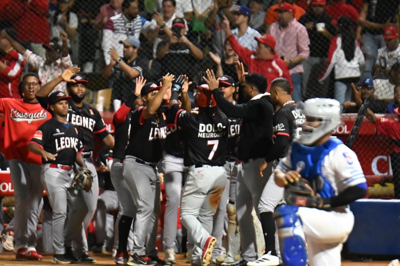 Leones vencen al Licey y van este sábado por pase al round robin